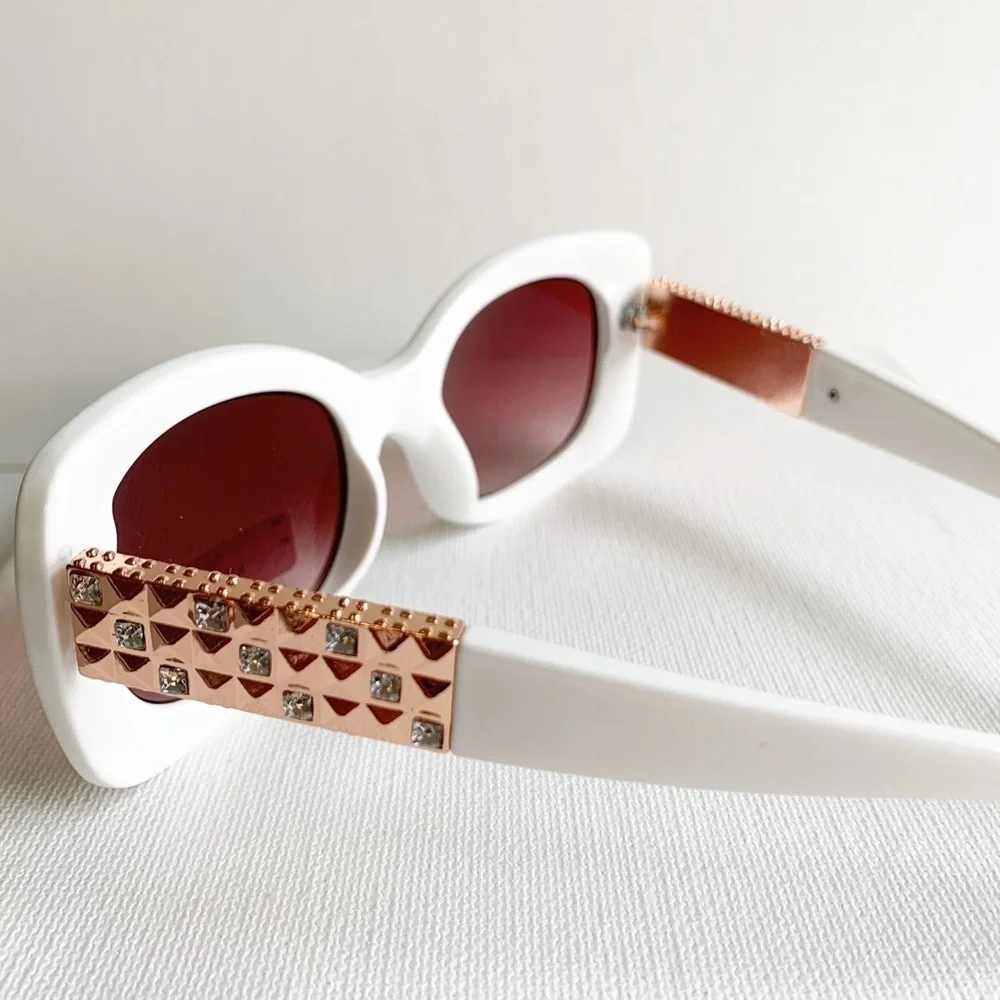 New with tags retro style white sunglasses rose gold